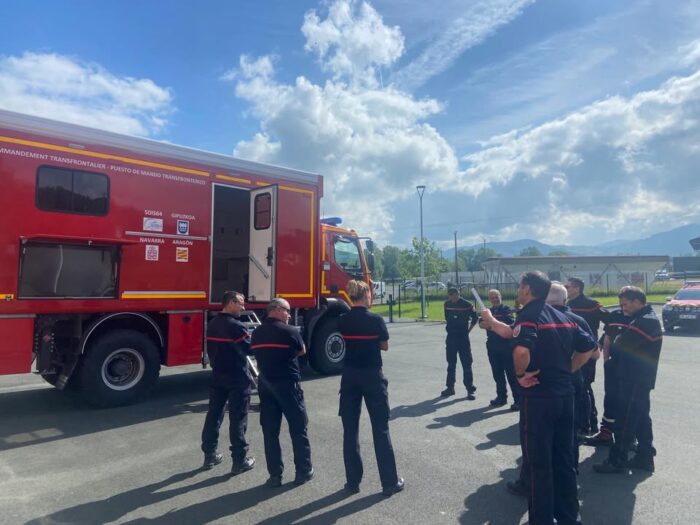 🚒 [Deux demi-journées clés pour le groupement Ouest]

🗓️ Les 17 et 24 mai deniers, dans le cadre de la doctrine opérationnelle chaîne de commandement, le groupement et ses chefs de colonne ont coconstruit et animé des sessions riches autour de :
📌 La gestion opérationnelle et les outils associés.
📌 Une mise en situation réaliste sur un établissement du groupement Est
📌 La présentation du poste de commandement mobile de Saint-Jean-Pied-de-Port

👏 Un grand merci à la chefferie du CIS de Saint-Jean-Pied-de-Port et leurs équipes pour l’accueil, ainsi qu’à tous les participants pour la qualité des échanges et leur engagement !

#Commandement #GOC #SapeursPompiers #Formation #PCM #Incendie