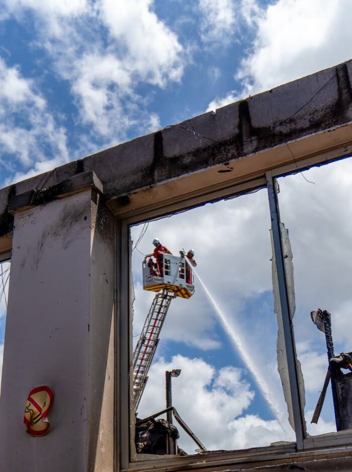 📸 [Photo du jour]

🚨 Pas de cigarette par la fenêtre, mieux vaut le cendrier que les sapeurs-pompiers cet été 😎

#jeudiphoto #pompier #sdis64